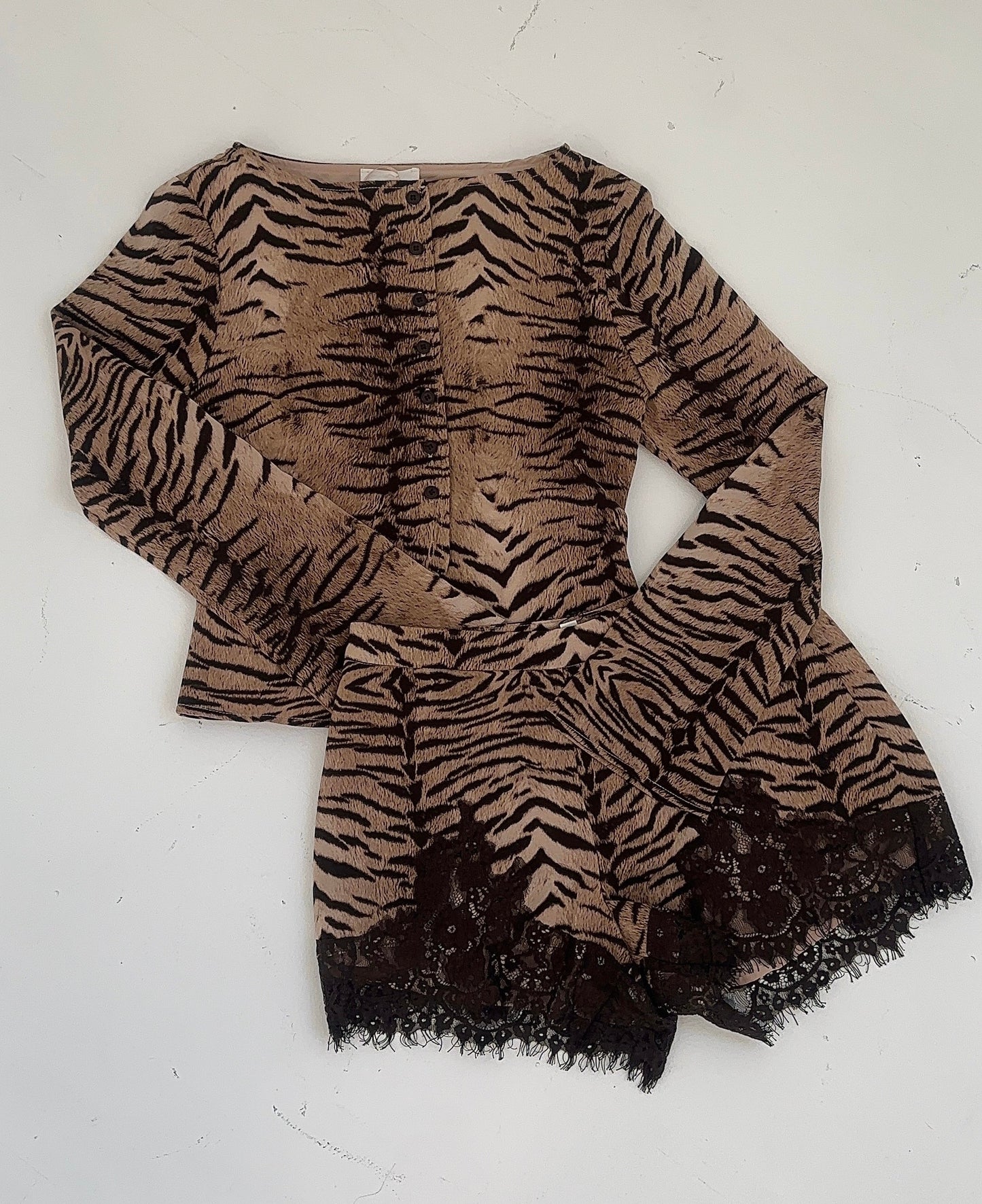 UNTAMED LACE SHORTS
