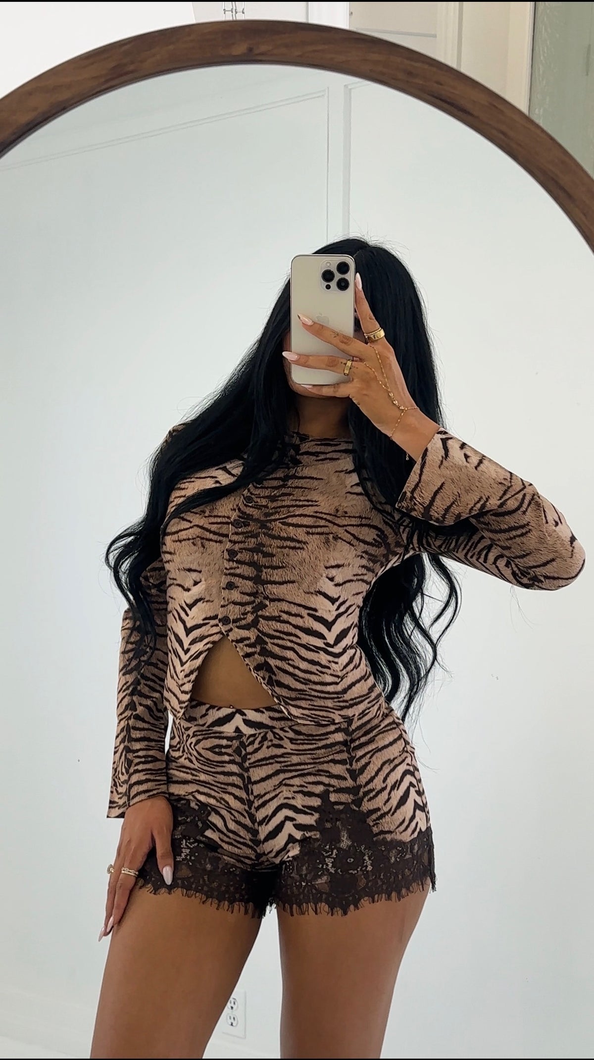 UNTAMED BUTTON UP TOP